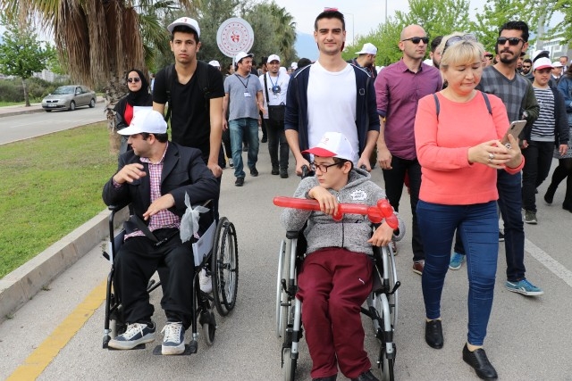Down sendromlu çocuklardan mehter konseri