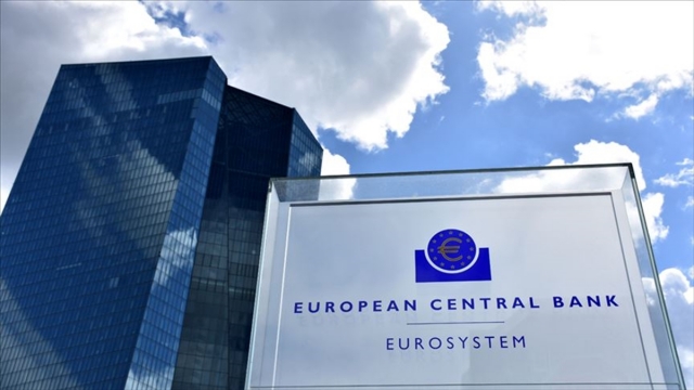 ECB varlık alım programına başladı, faizleri düşürdü