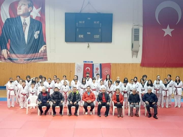 Eğirdir Belediye Spor Taekwondo takımımızdan 7 sporcumuz siyah kuşağa terfi etti