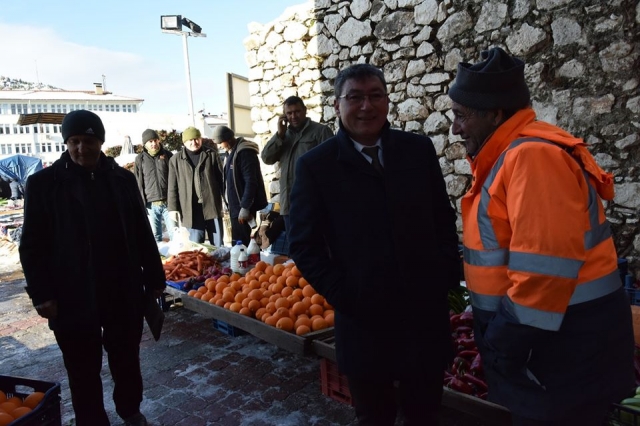Eğirdir Belediyesi Başkanı Gök,pazar esnafını ziyaret etti