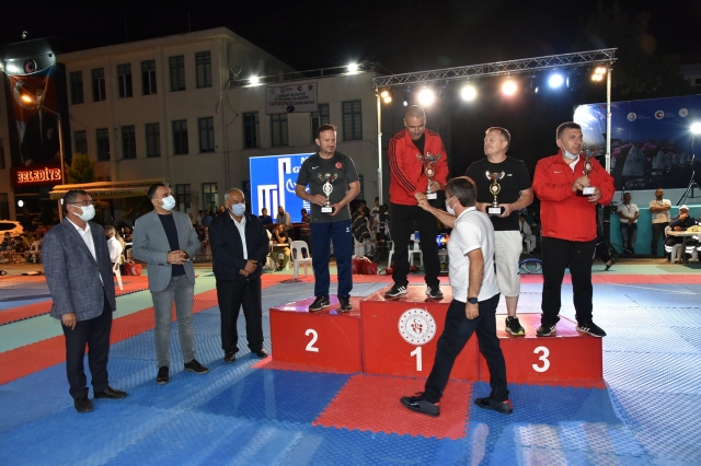 ​EĞİRDİR BELEDİYESİ TAEKWONDO SPORCULARINDAN
1 ALTIN 1 GÜMÜŞ 1 BRONZ MADALYA