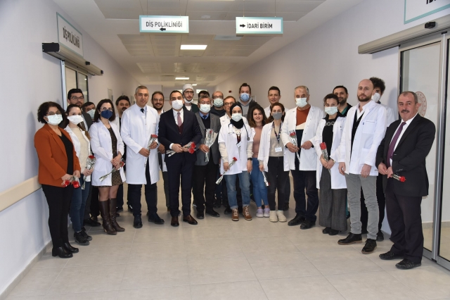 Eğirdir’de 14 Mart Tıp Bayramı’nda Sağlık Çalışanları Unutulmadı..! 