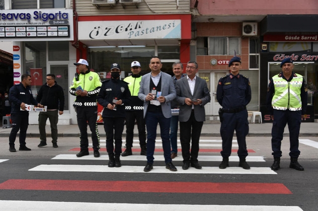 Eğirdir’de ” Yayalar İçin 5 Adımda Güvenli Trafik” Etkinliği Düzenlendi