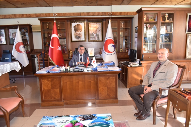 *EĞİRDİR GENÇLİK VE SPOR İLÇE MÜDÜRÜ HAKAN ÇELEBİOĞLU
BAŞKAN VELİ GÖK'Ü MAKAMINDA ZİYARET ETTİ