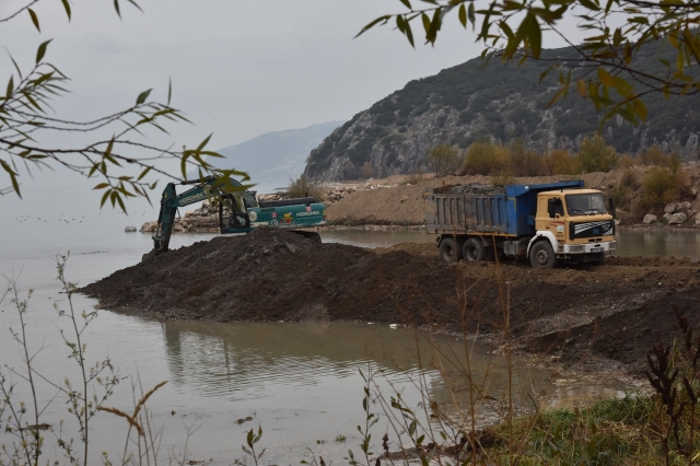 EĞİRDİR GÖLÜ DİP TEMİZLİĞİ ÇALIŞMALARINI YERİNDE İNCELEDİ