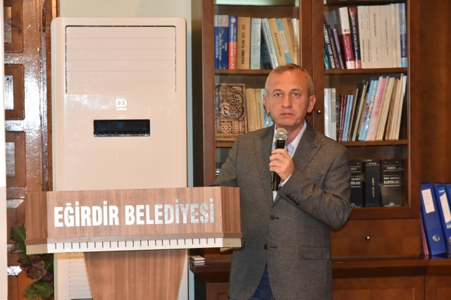 EĞİRDİR HALK EĞİTİMİ MERKEZİ MÜDÜRÜ ALİ ŞANAL
 EĞİRDİR BELEDİYE MECLİSİNE BRİFİNG VERDİ