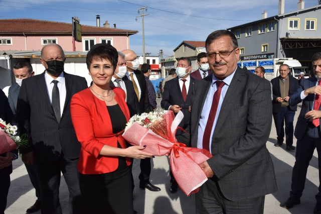 EĞİRDİR TARIM KREDİ KOOPERATİFİNE
GÖRKEMLİ AÇILIŞ