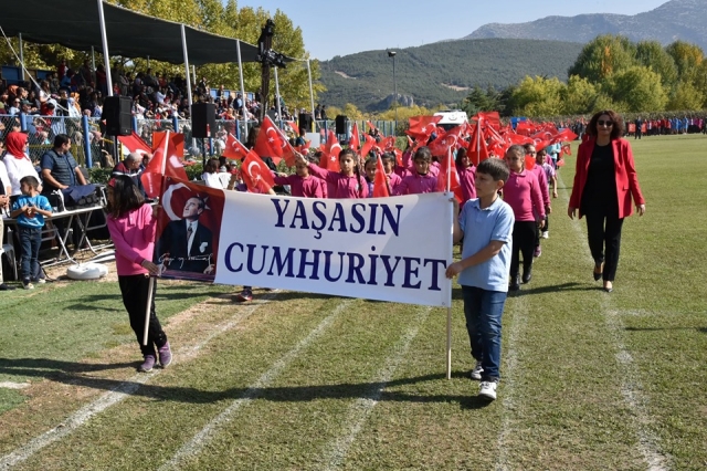 Eğirdir'de 29 Ekim Cumhuriyet Bayramı kutlamaları 