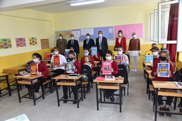 EĞİRDİR'DE ÖĞRETMENLERİMLE OKUYORUM PROJESİNE BÜYÜK DESTEK