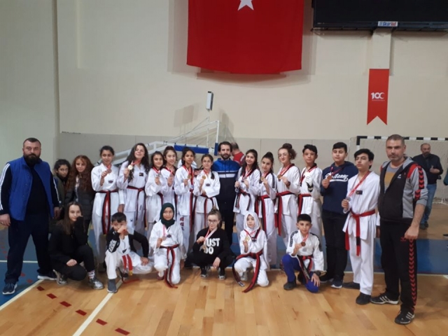 Eğirdir'de taekwondoculardan il şampiyonluğu, destan yazdılar!