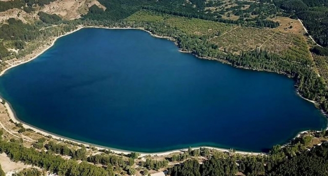 Elmas gibi Parlayan Gölcük Tabiat Parkı: Isparta'nın Doğal Güzelliği