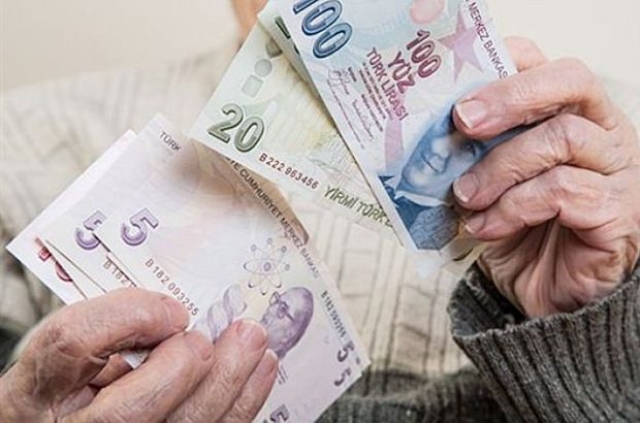 Emekli maaşı düşüyor mu?