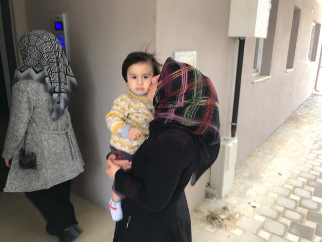 evde mahsur kalan çocuk kurtarıldı