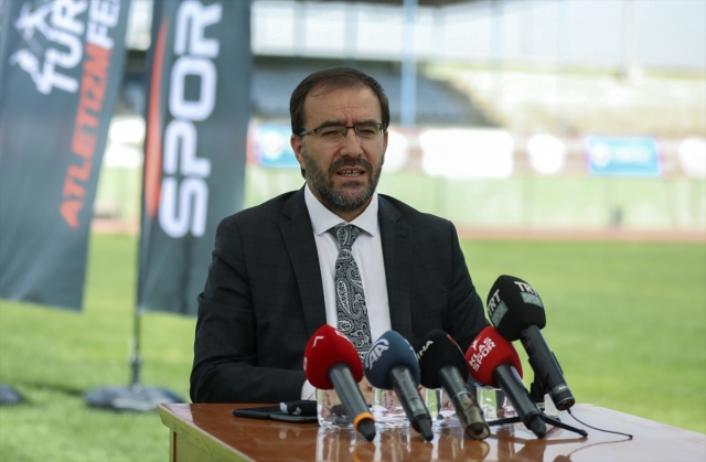 Fatih Çintimar: "Türkiye'de atletizm liglerinde artık yabancı sporcu yarıştırmayacağız''