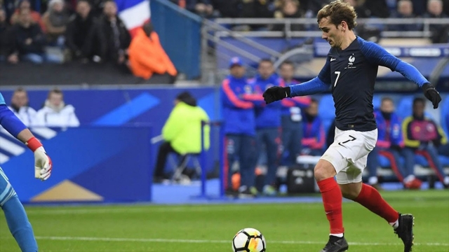 Fransa-Arnavutluk maçında milli marş krizi