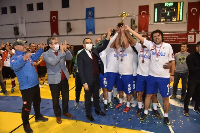 FUTSAL'DA MUHTEŞEM FİNAL VE ÖDÜL TÖRENİ
ŞAMPİYON EĞİRDİR BELEDİYESİ OLDU