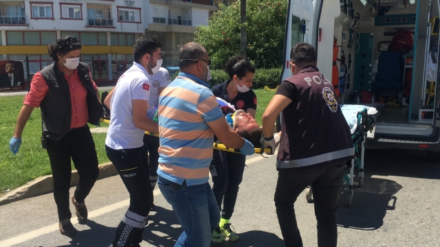 Gazipaşa'da kamyonetin çarptığı yaya yaralandı