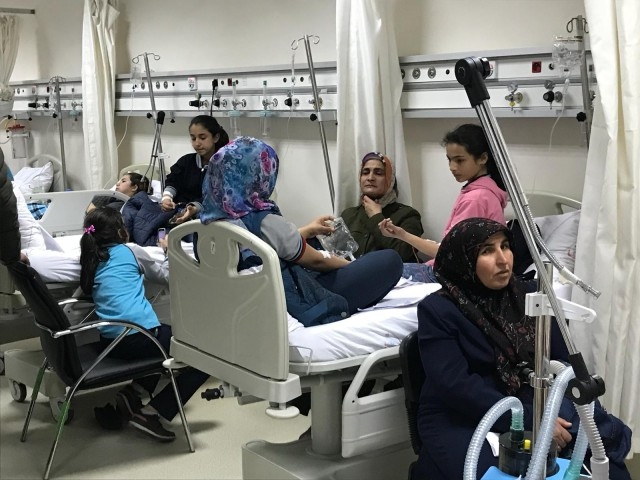  gıda zehirlenmesi 73 öğrenci tedavi altına alındı