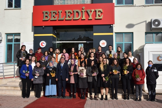 GÖK 8 MART DÜNYA KADINLAR GÜNÜNÜ PERSONELİ VE DÜNYA KADINLARIYLA KUTLADI