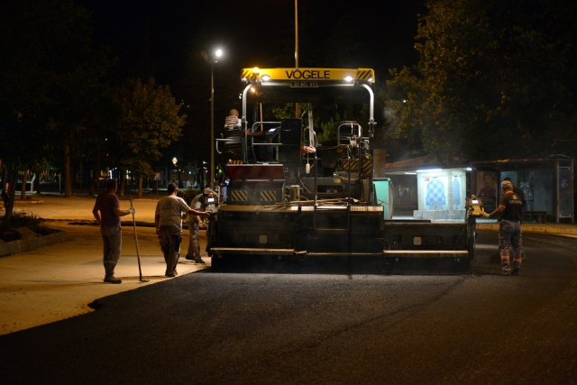 Gökçay Huzurevi önünde ilk kat asfaltlama yapıldı