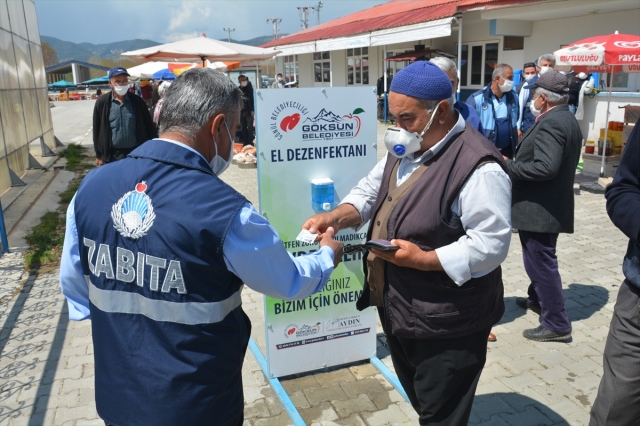 Göksun'da belediye, semt pazarının yerini değiştirdi