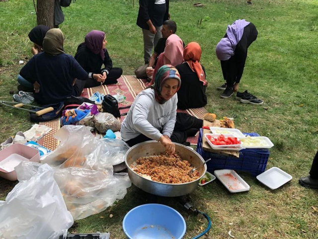 GÖNÜL GÖZÜYLE PİKNİKTE BULUŞTULAR 
