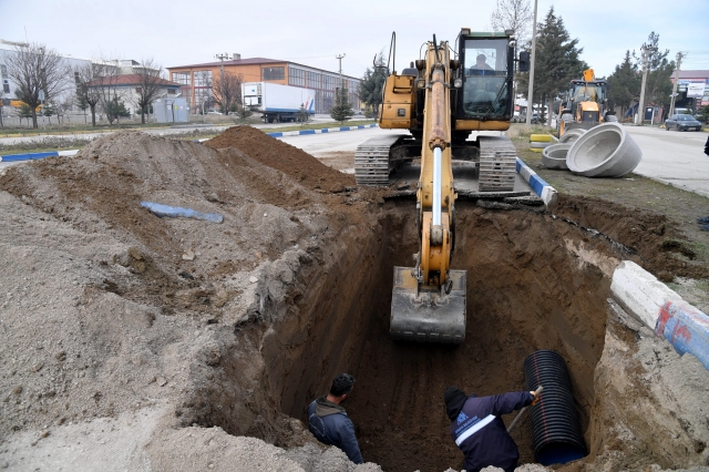 Gül Küçük Sanayi Sitesi yağmur suyu hattına kavuşuyor