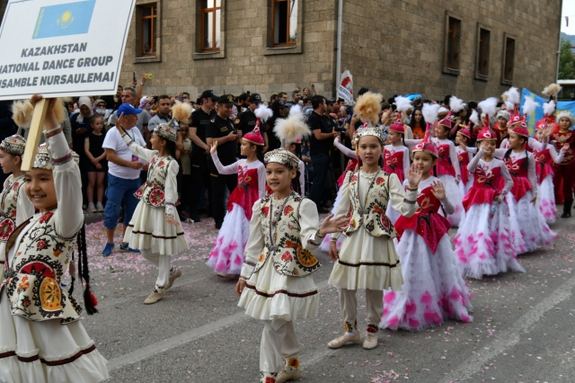 Gül Şehri Isparta’da Uluslararası Gül Festivali Renkli Görüntülerle Başladı