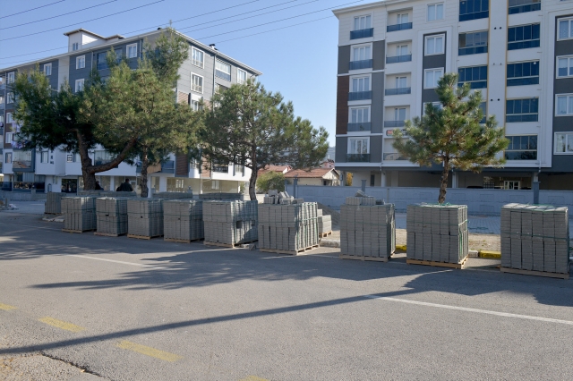 Gülevler ve Vatan mahallelerinde kilit parke taşı çalışması