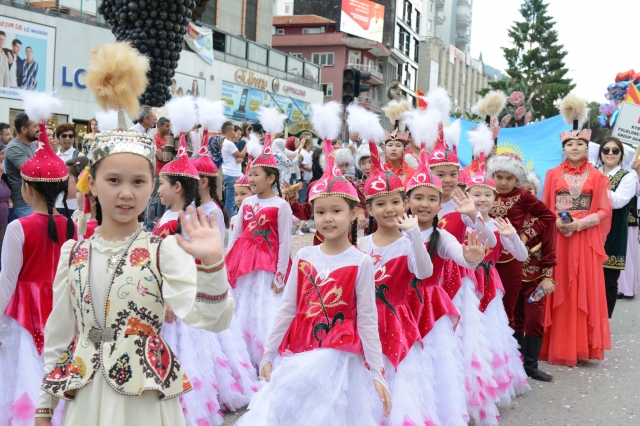 Gülün dünyadaki merkezi Isparta’da festival coşkusu