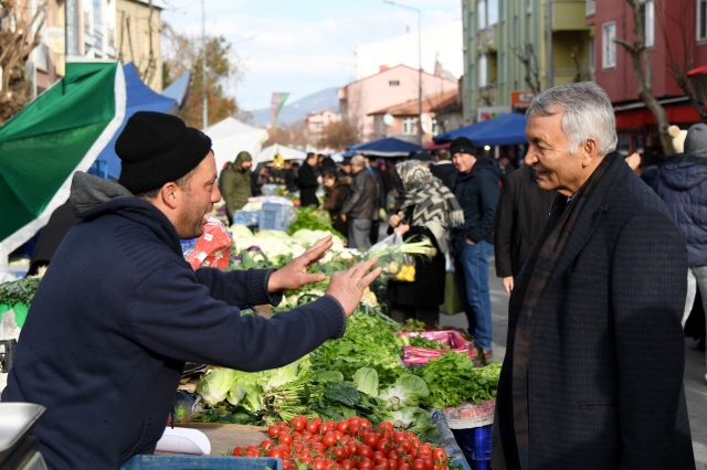 Günaydın, Isparta Pazar esnafıyla buluştu  