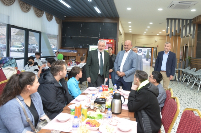 Haber: Isparta'da 7’den 70’e iftarda buluştular
