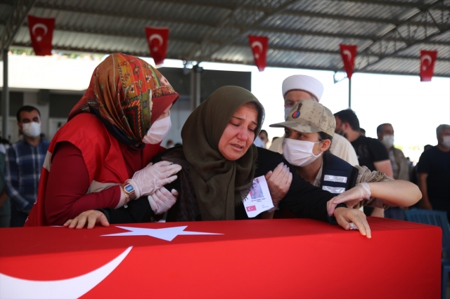 Hakkari'de şehit olan Piyade Er Mehmet Günay son yolculuğuna uğurlandı