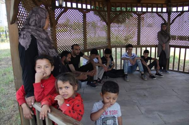 Hatay’da 23 düzensiz göçmen yakalandı