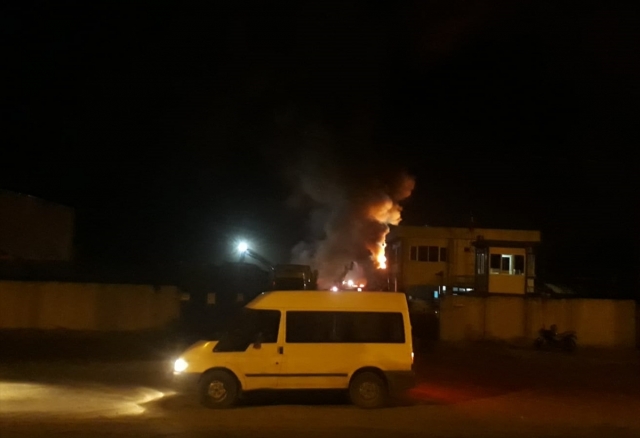 Hatay'da geri dönüşüm tesisinde çıkan yangın söndürüldü