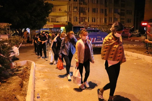 Hatay'da masaj salonlarına operasyon: 21 gözaltı