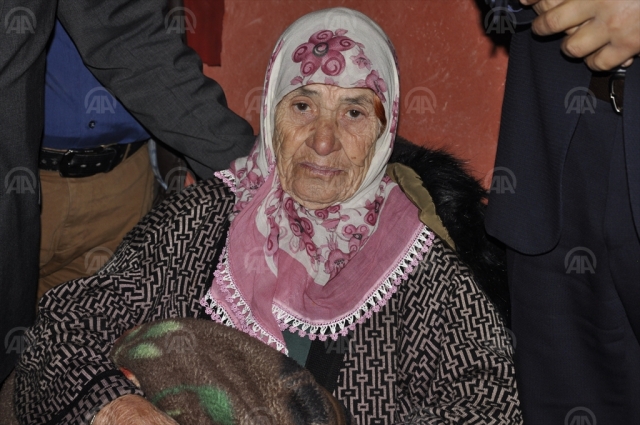Havva ninenin yanan evi onarılacak