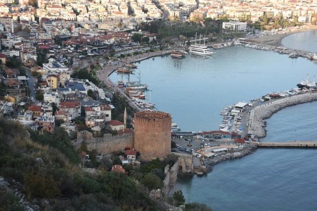 "Helal turizmde en çok turist çeken ülkelerden biri olabiliriz"
