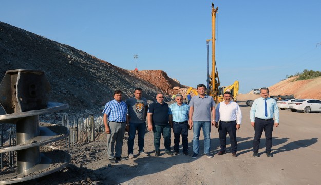 Heyelan sebebiyle çöken Kumluca - Antalya karayolu bayrama yetişecek 