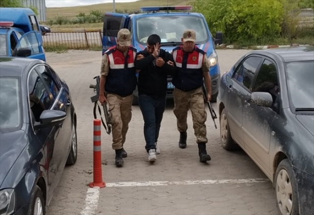 Hırsızlık zanlılarının polise ateş açıp kaçması