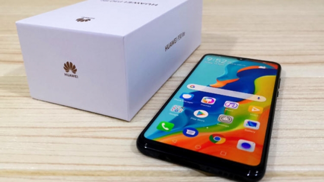 Huawei P30 lite gücünü tasarımından alıyor