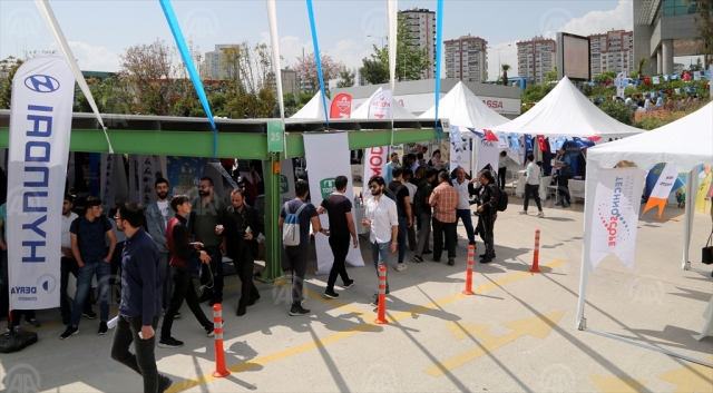 İş fuarında sanal ortamda iş görüşmesi imkanı