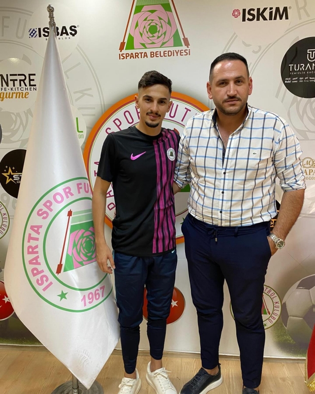 Isparta 32 Spor, Mert Altınöz ile Anlaştı