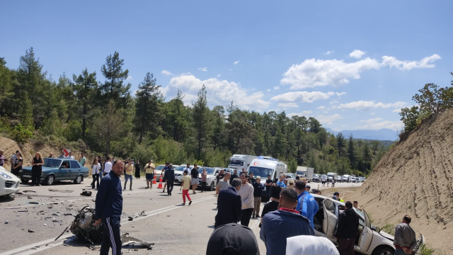 ISPARTA ANTALYA YOLUNDA TRAFİK KAZASI!