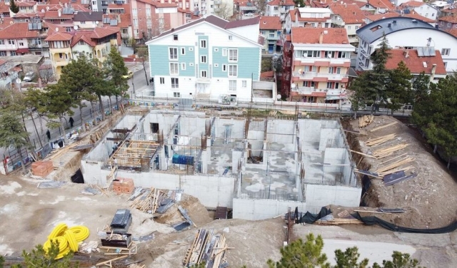 Isparta Bahçelievler Ortaokulu Yenileniyor: Yeni Bina Hızla İlerliyor