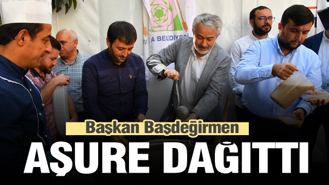 Isparta Belediye Başkanı Başdeğirmen Aşure dağıttı