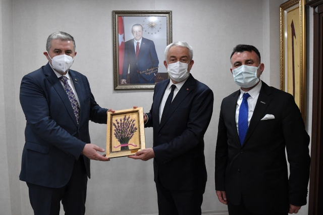 Isparta Belediye ​Başkanı Başdeğirmen: Her türlü
yatırıma hazır güzel bir şehiriz