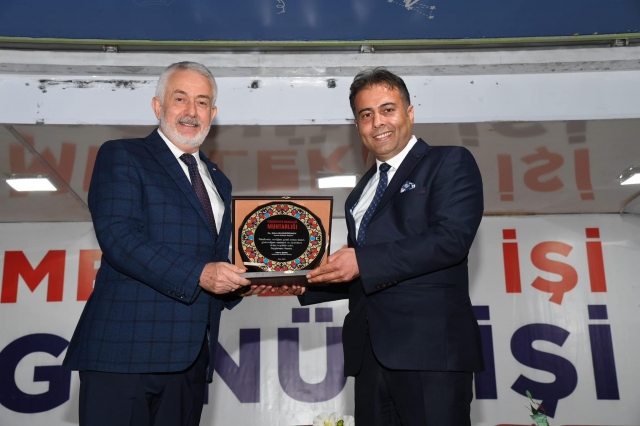 Isparta Belediye Başkanı Şükrü Başdeğirmen, Yedişehitler Mahallesi'nde Mahalle Meclisi Toplantısını Gerçekleştirdi