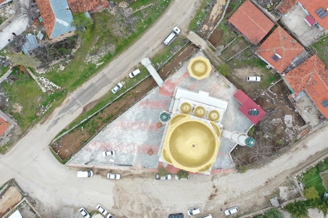 Isparta Belediye Başkanı Şükrü Başdeğirmen, Yeni İnşa Edilen Camide Cuma Namazı Kıldı