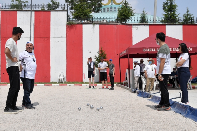 Isparta Belediyesi Mahalleler Arası Bocce Petank Turnuvası başladı